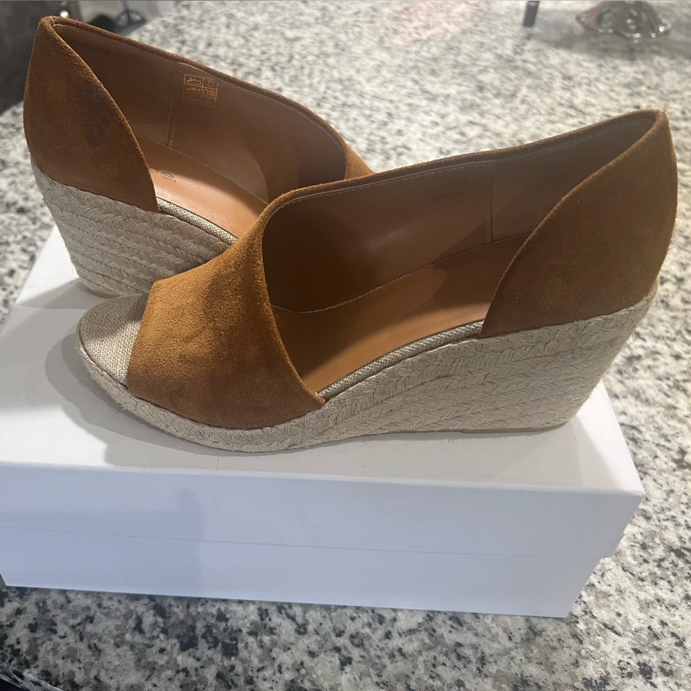 Brand New Vince Suede Wedges 9